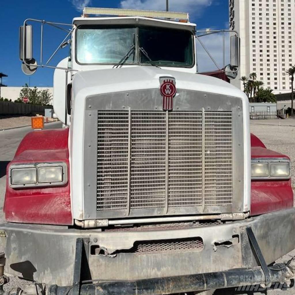 Kenworth T 800 Auto-tanques