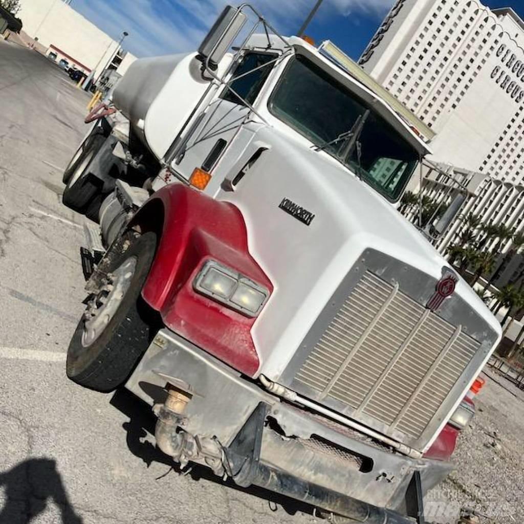 Kenworth T 800 Auto-tanques