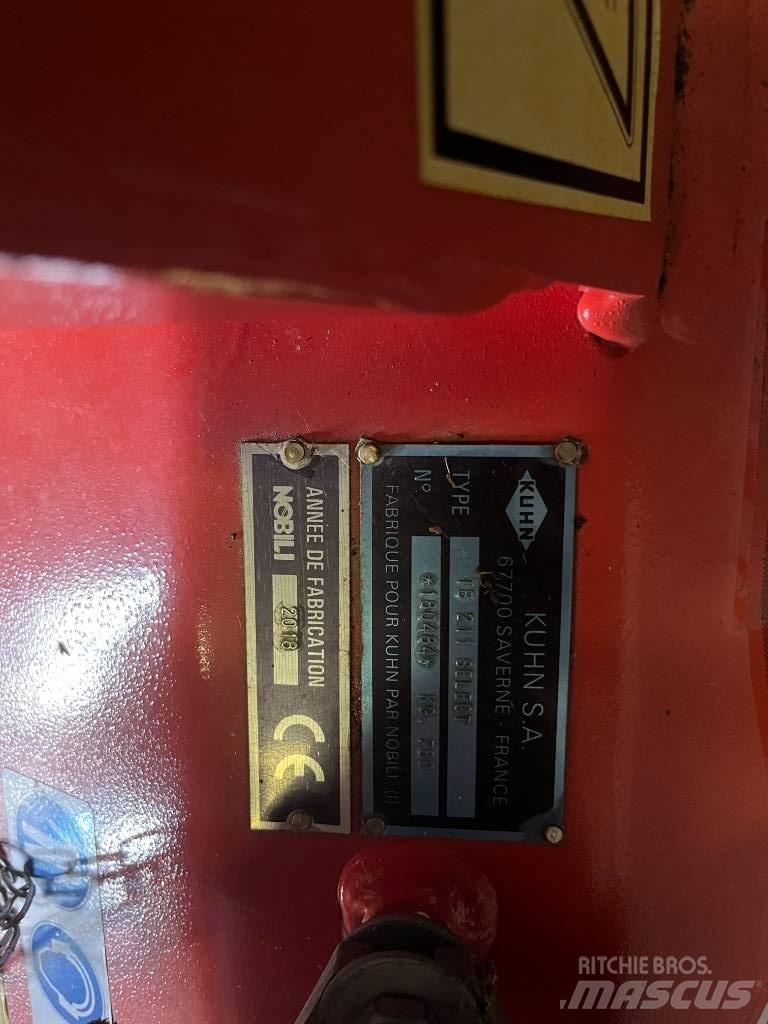 Kuhn TB 211 Gadanheiras e cortadores de folhas para pastos