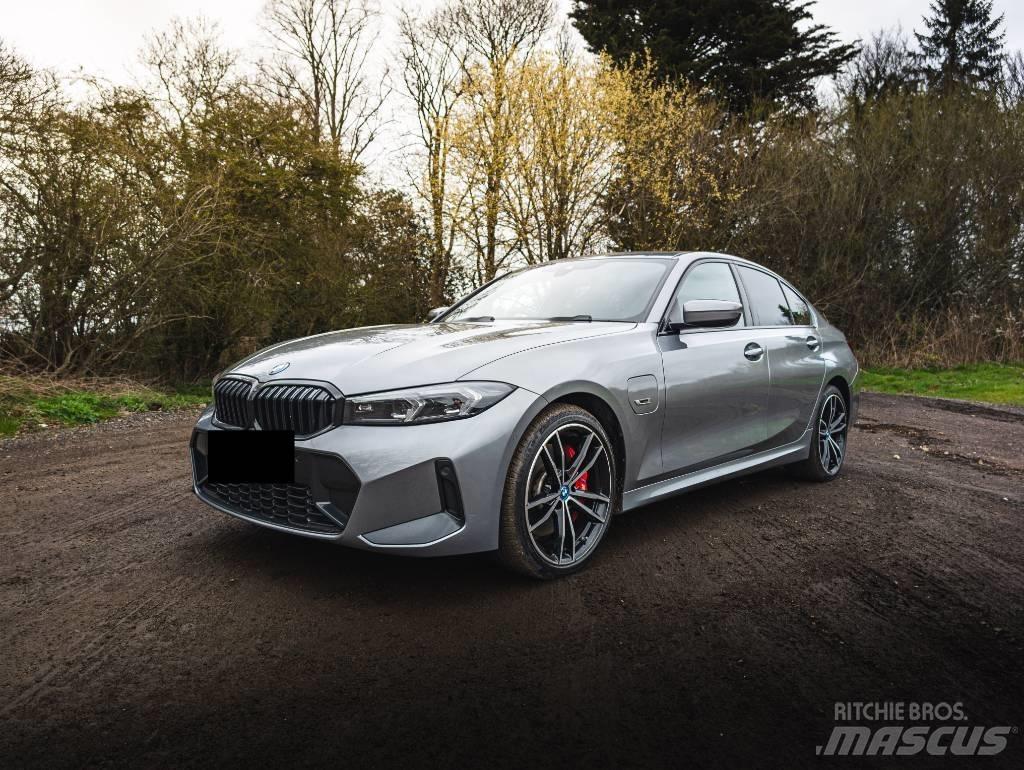 BMW 330e Automóvel