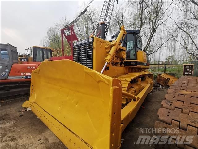 Komatsu D155A Dozers - Tratores rastos