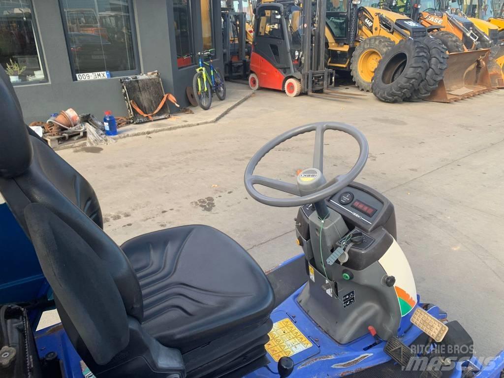 Iseki SF 230 FH Corta-Relvas Riders
