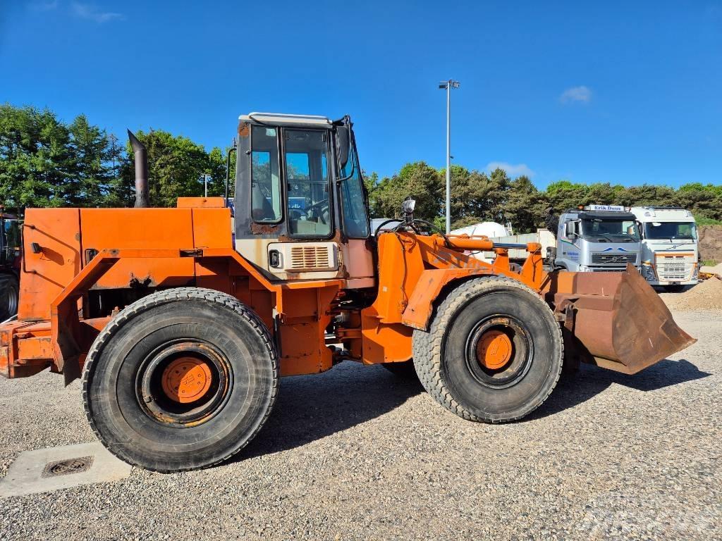 Hitachi FR 130 Carregadeiras de rodas