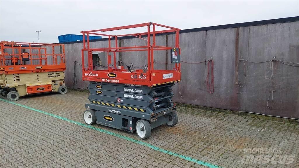 SkyJack SJIII4632 Elevadores de tesoura