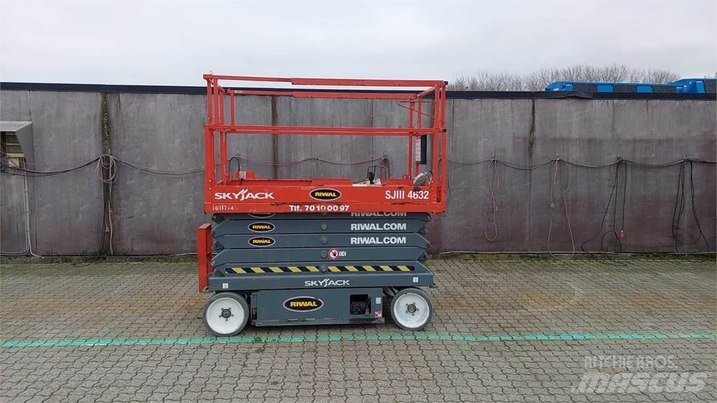 SkyJack SJIII4632 Elevadores de tesoura
