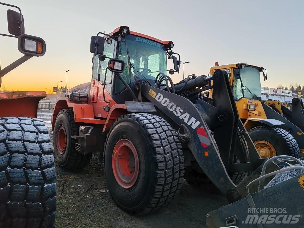 Doosan DL 220 Carregadeiras de rodas