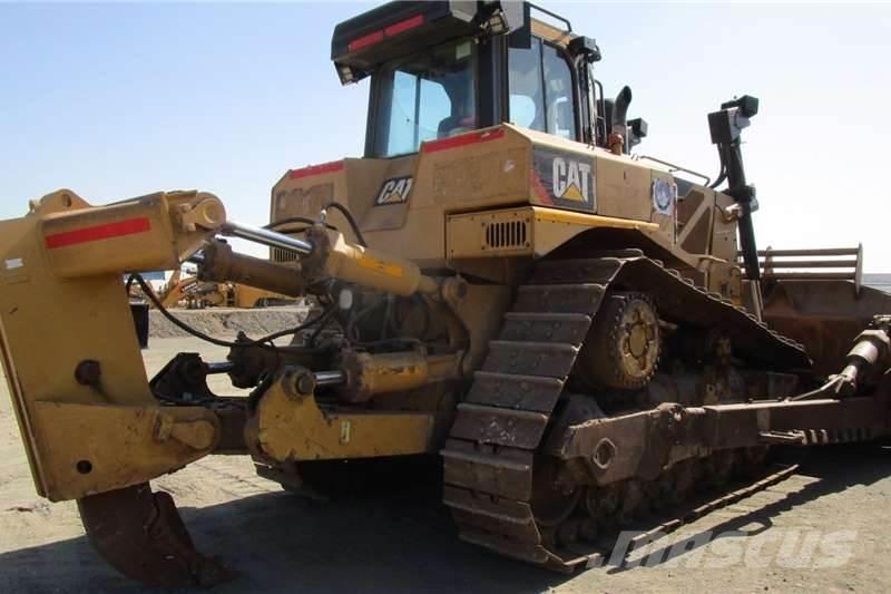 CAT D8R Dozers - Tratores rastos