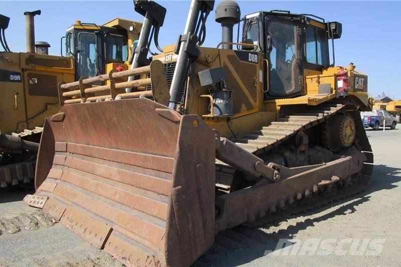 CAT D8R Dozers - Tratores rastos