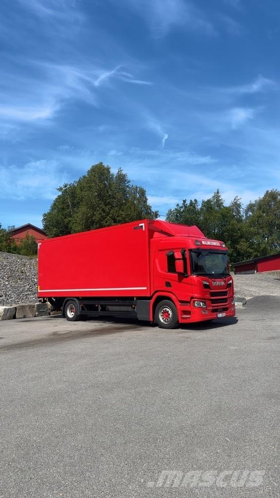 Scania P 280 Caminhões de caixa fechada
