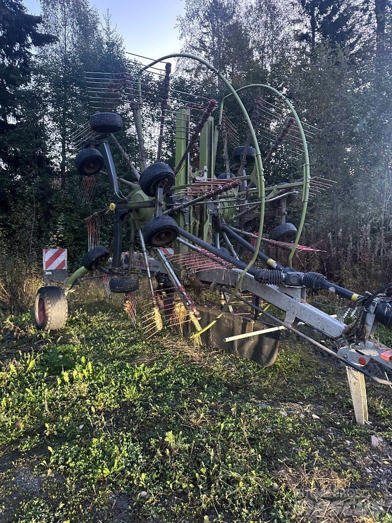 CLAAS Liner 2800 Ancinho virador