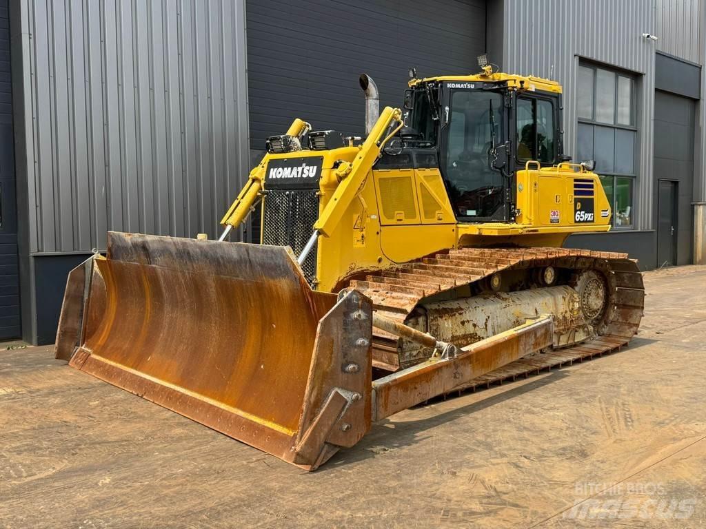 Komatsu D65PXi-18 Dozers - Tratores rastos