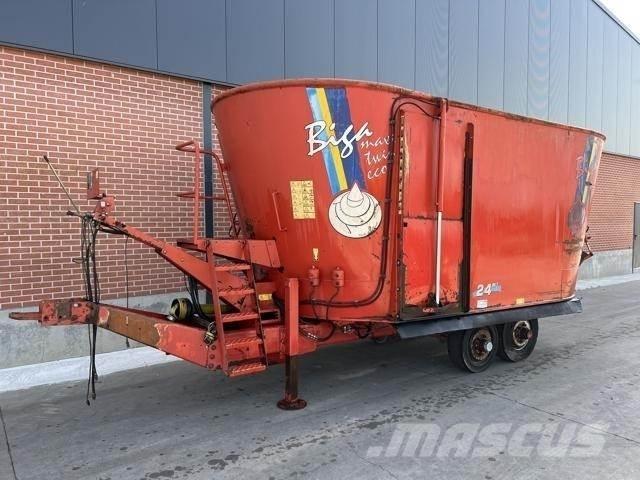 Peecon 24m³ Alimentadores de misturadoras