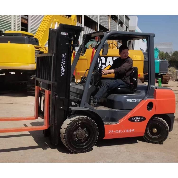 Toyota 8 FDN 30 Empilhadores Diesel