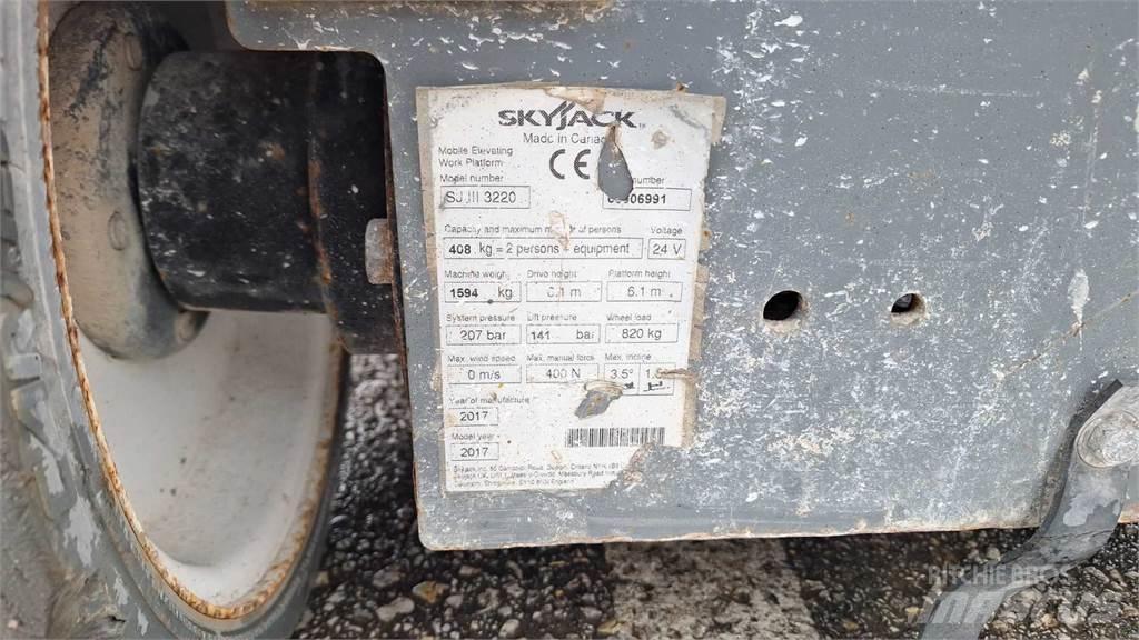 SkyJack SJIII3220 Elevadores de tesoura