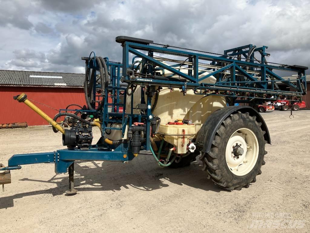 MGM 3000 24M Pulverizadores rebocados