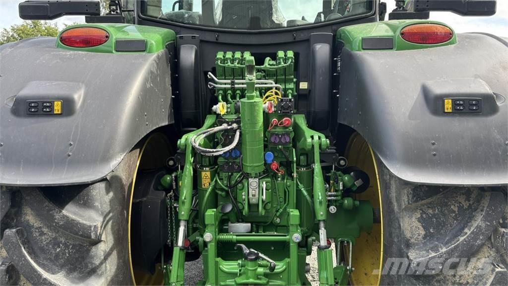 John Deere 6R215 Tratores Agrícolas usados