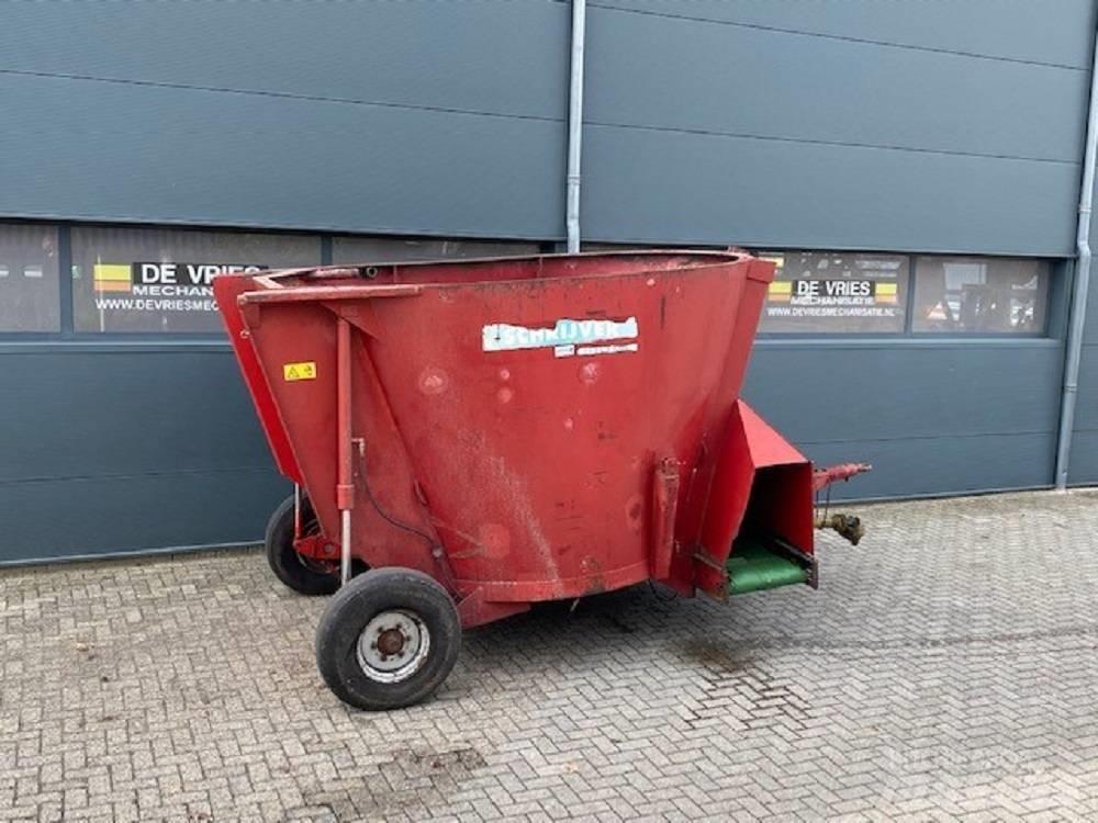 Schrijver Mistral 10 Alimentadores de animais