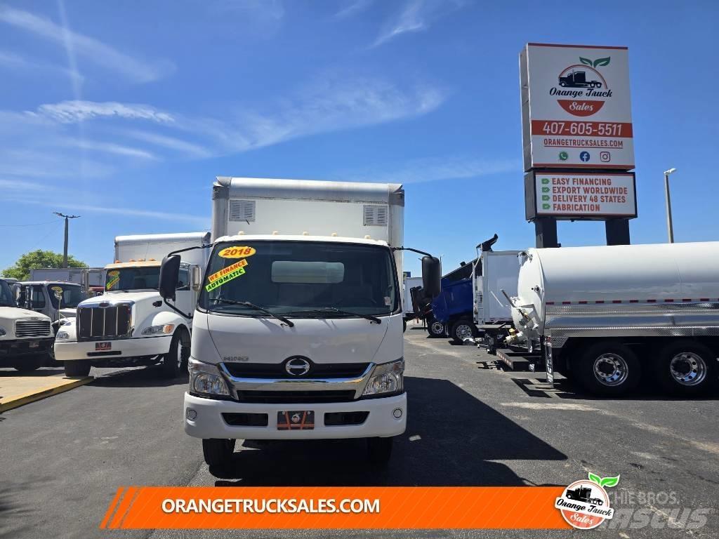 Hino 195 Caminhões de caixa fechada