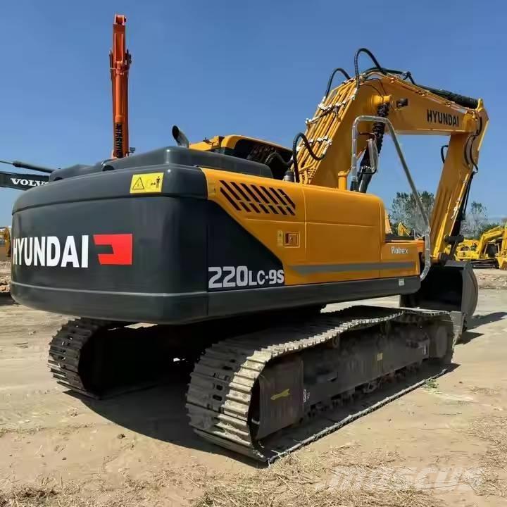 Hyundai R220LC-9S Escavadeiras de esteiras