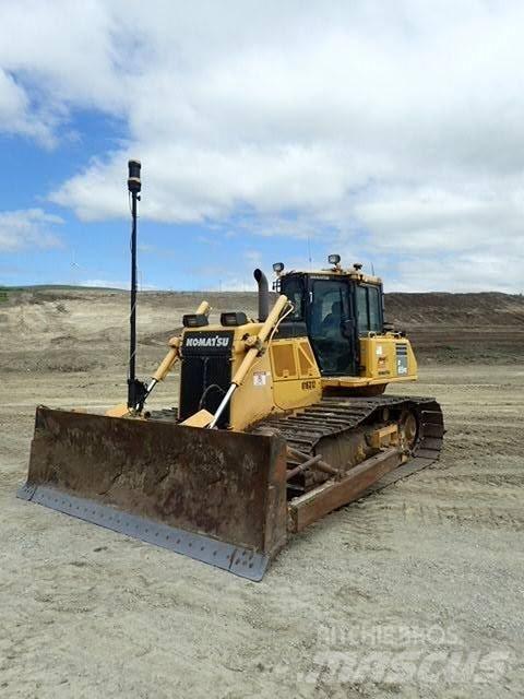 Komatsu D65PX-18 Dozers - Tratores rastos