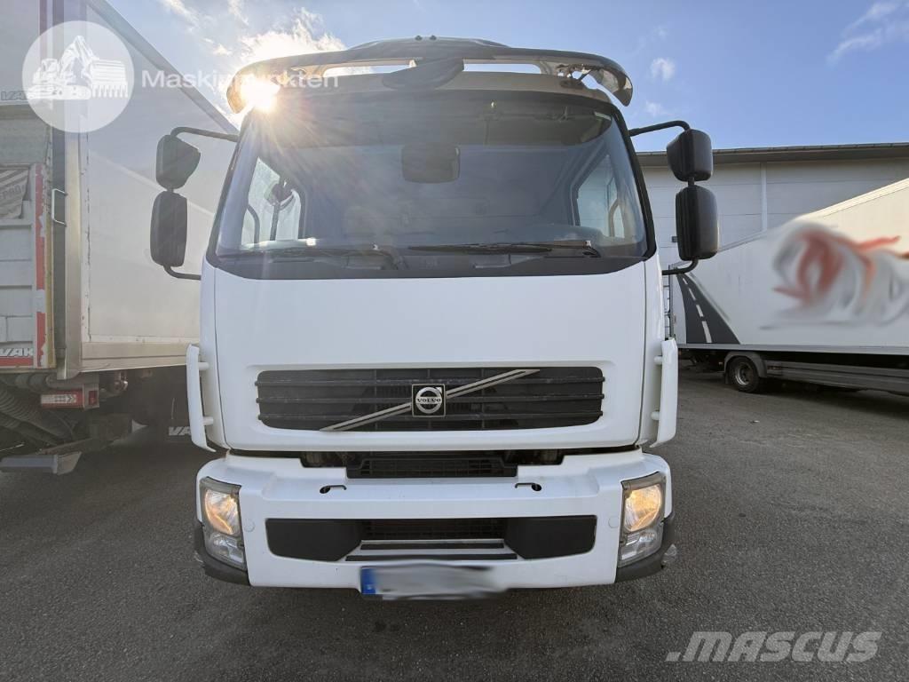 Volvo FL 240 Caminhões de caixa fechada