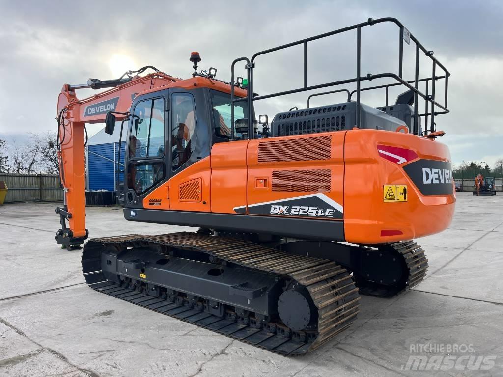 Develon DX 225 LC-7 Escavadeiras de esteiras