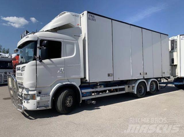 Scania R520 6x2 Caminhões de caixa fechada