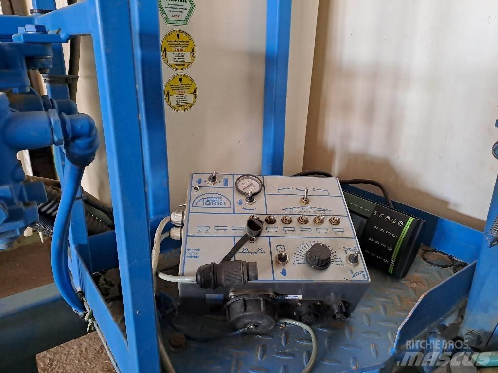 Agrio NAPA 24 Pulverizadores rebocados
