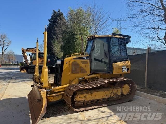 CAT D 3 K LGP Dozers - Tratores rastos