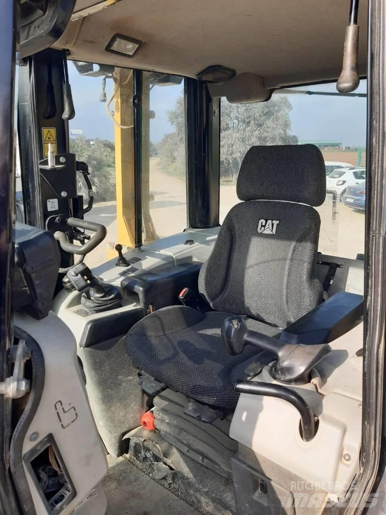 CAT D6N LGP Dozers - Tratores rastos