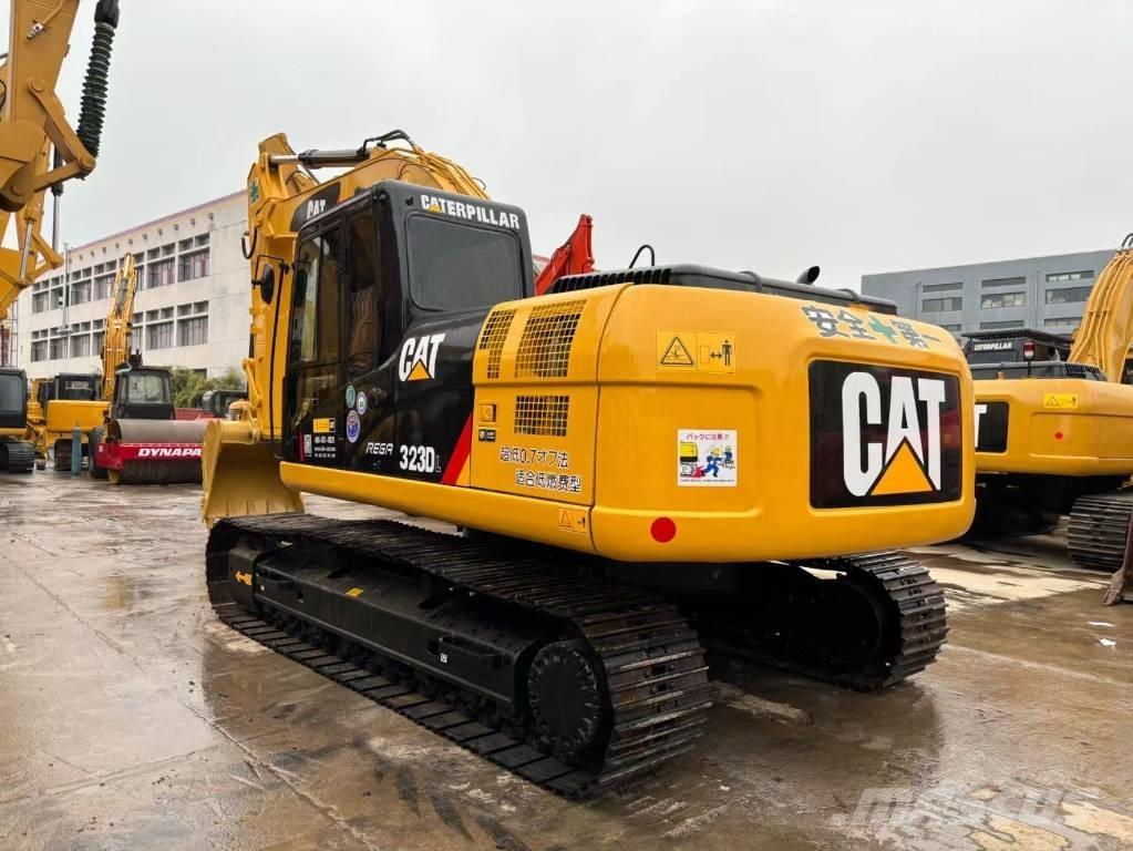 CAT 323 D Escavadeiras de esteiras