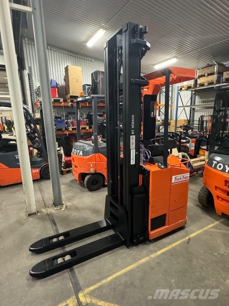 Toyota SSE160 Self propelled stackers