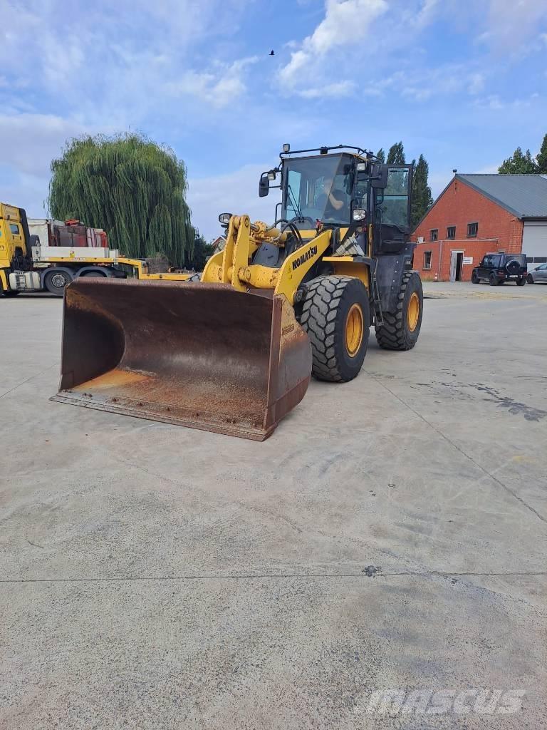 Komatsu WA 320-6 Carregadeiras de rodas