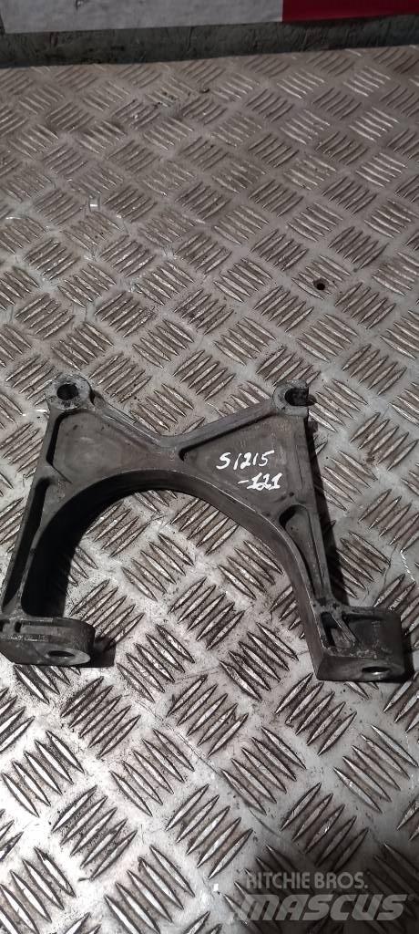 Scania R440  1549119 Chassis e suspensões