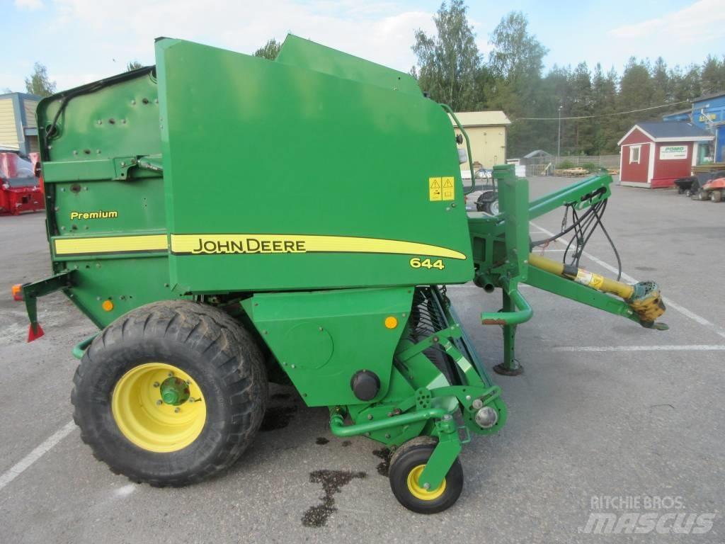 John Deere 644 Enfardadeira de rolos