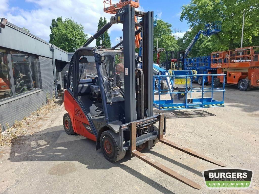 Linde H25T Empilhadores a gás