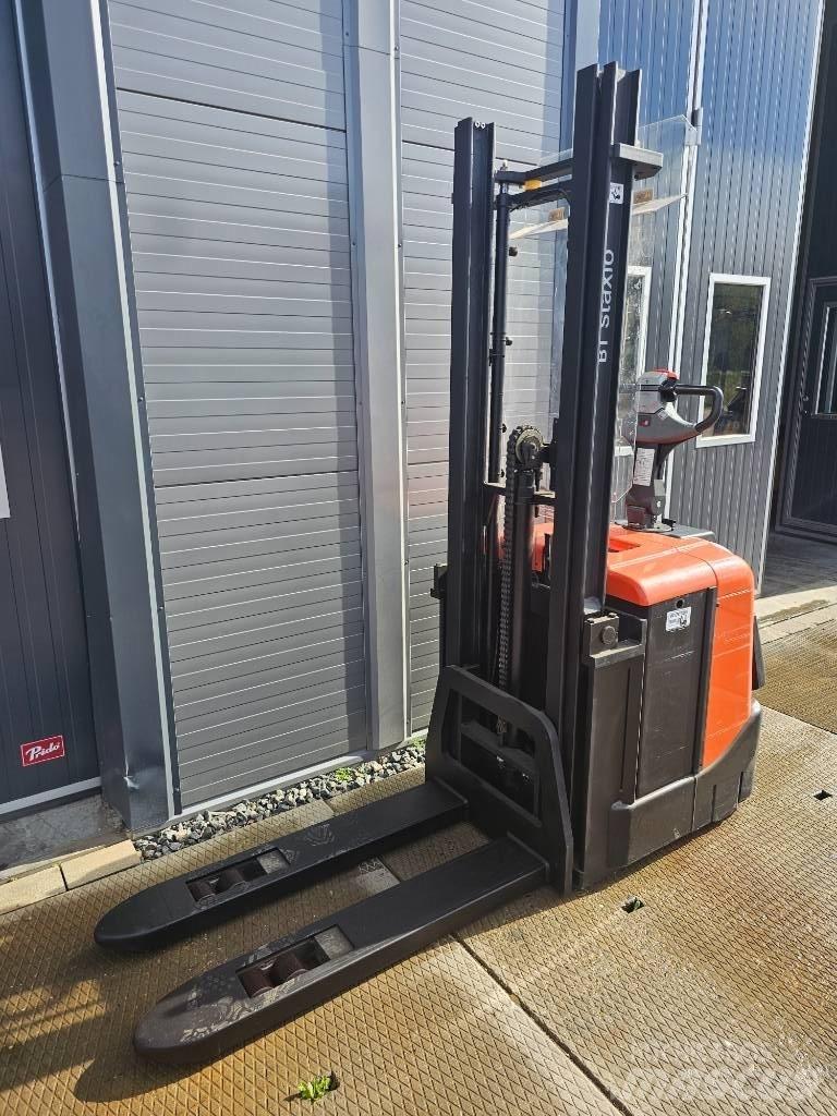 BT SPE 125 4150mm Empilhador para operador externo