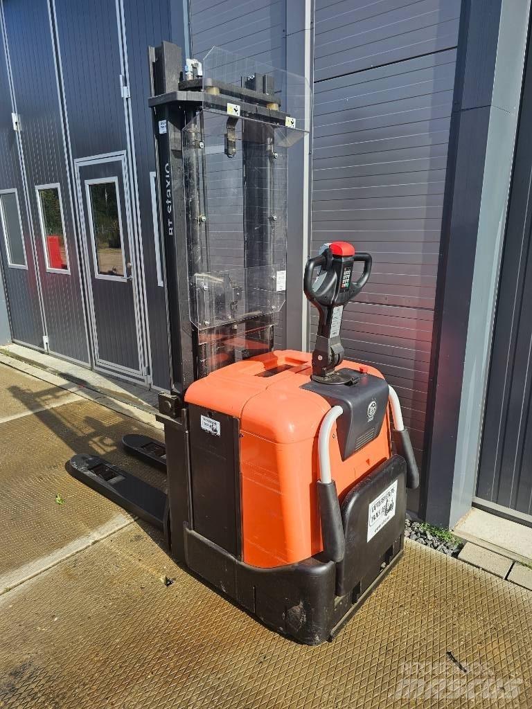 BT SPE 125 4150mm Empilhador para operador externo