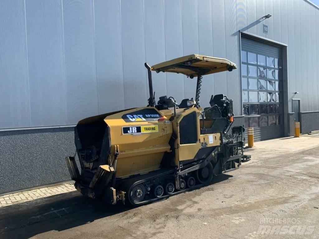CAT AP355F Espalhadoras de asfalto