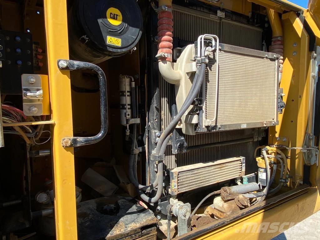 CAT 323 E Escavadeiras de esteiras