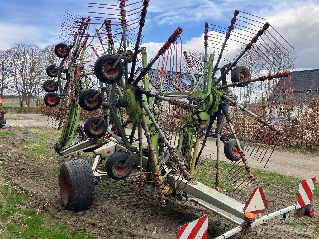 CLAAS Liner 3500 Ancinho virador