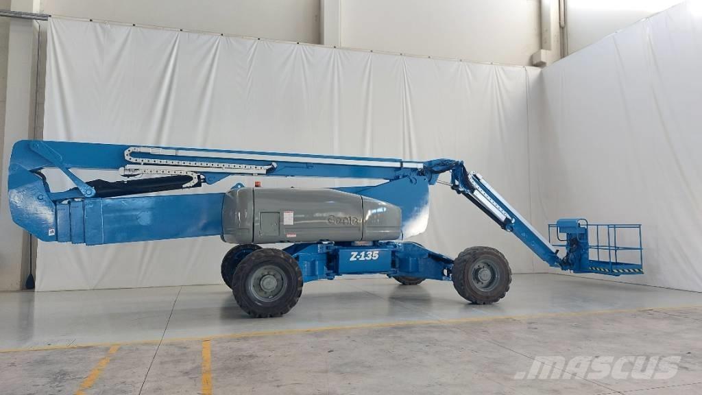 Genie ZX 135/70 Elevadores braços articulados
