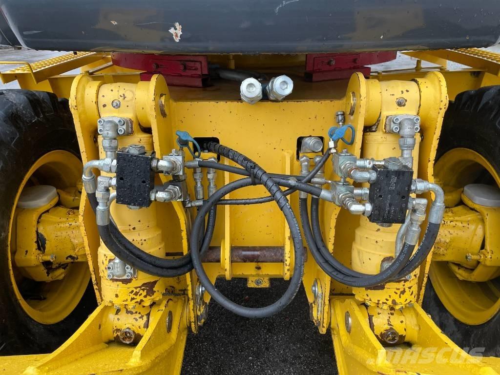 Komatsu PW 98 MR-8 Escavadoras de rodas