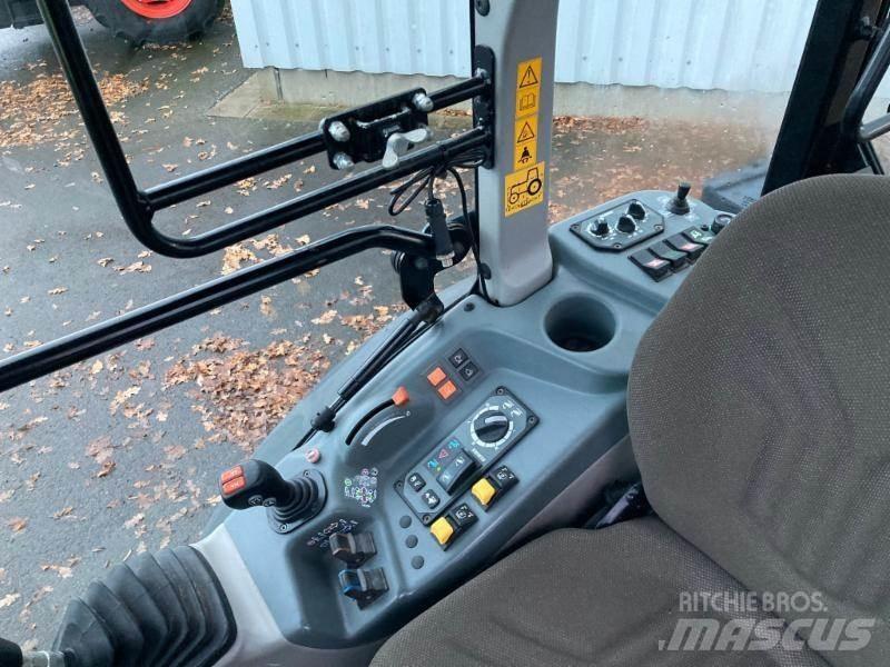 CLAAS NEXOS 240 S Tratores Agrícolas usados