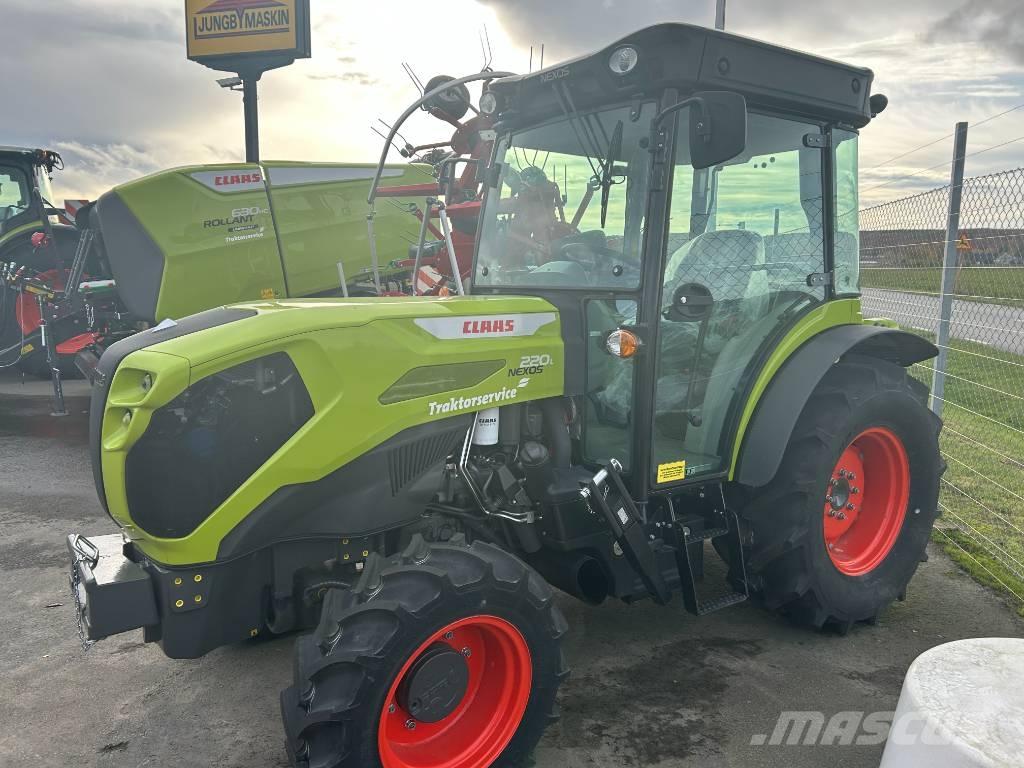 CLAAS Nexos 220 Tratores Agrícolas usados