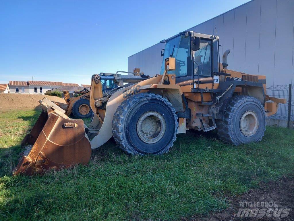 CASE 821 C Carregadeiras de rodas