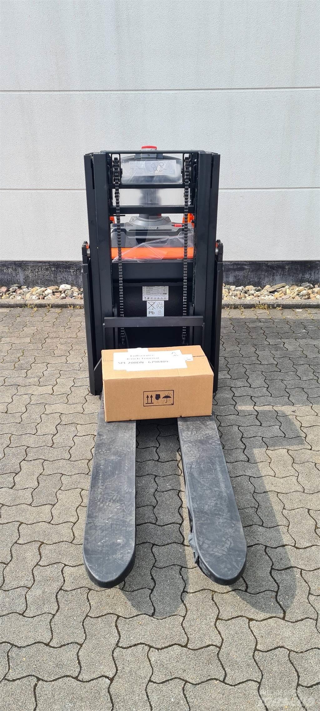 Toyota BT SPE200D Empilhador para operador externo