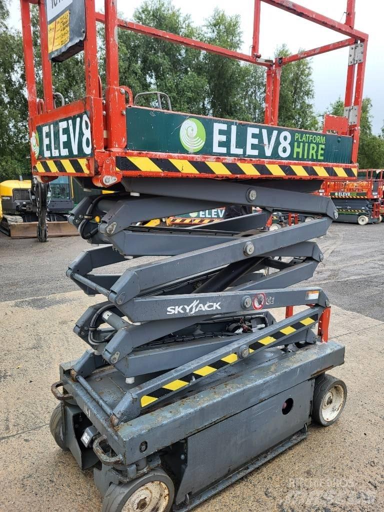 SkyJack 32/19 Elevadores de tesoura