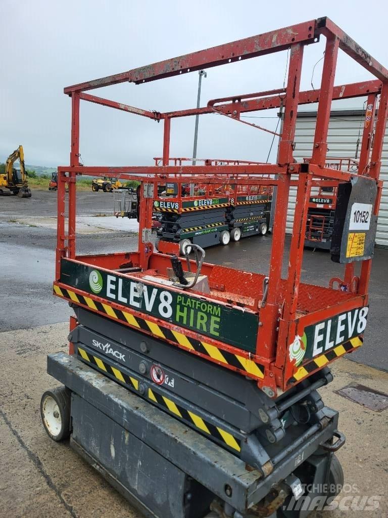 SkyJack 32/19 Elevadores de tesoura