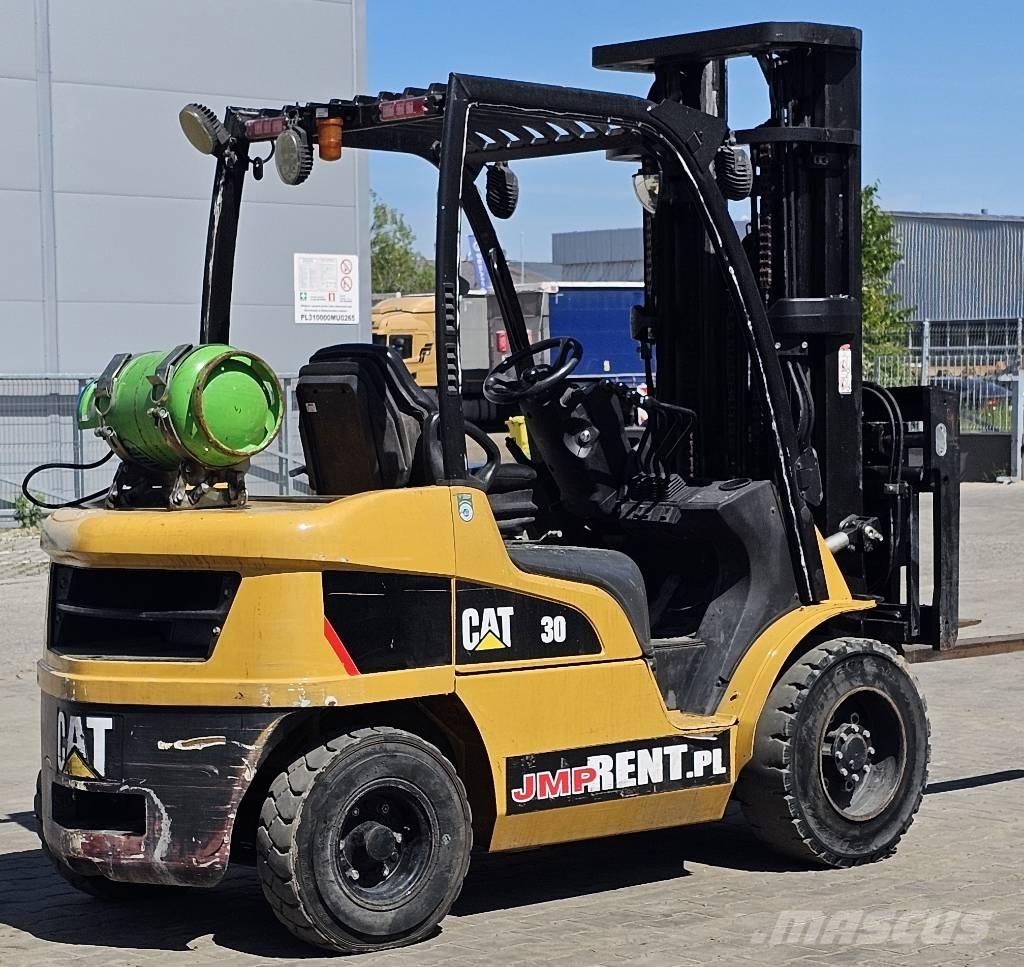 CAT GP 30 N Empilhadores a gás